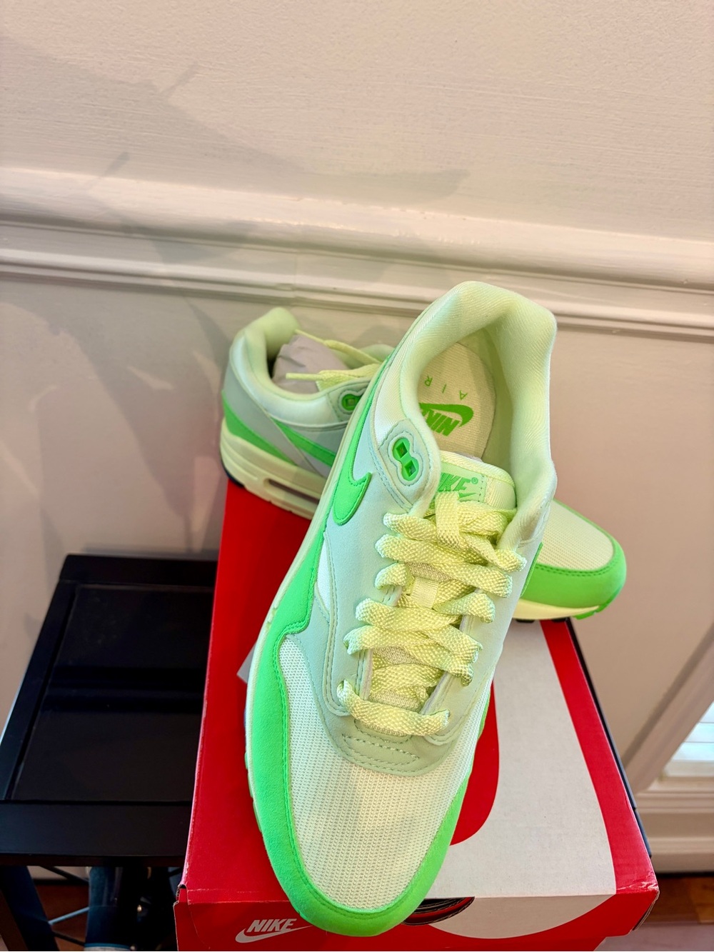 Nike Air Max 1 ‘87 Vapor Green/White